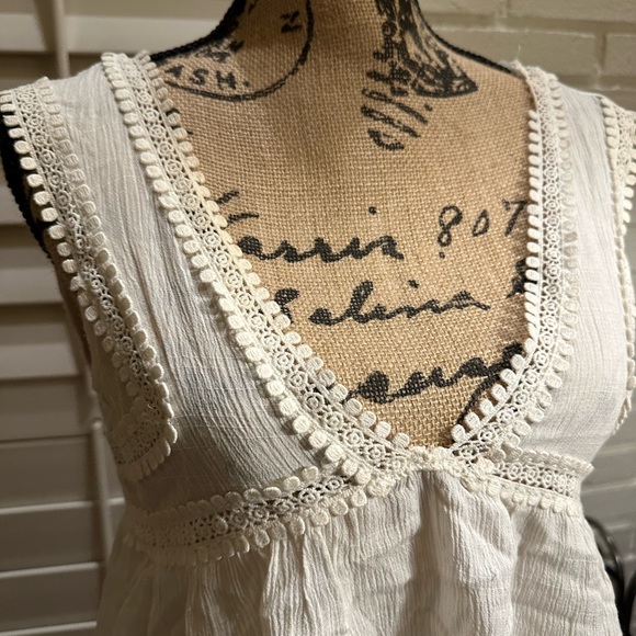 Flying Tomato embellished trim sleeveless top - Picture 3 of 3